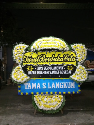 Papan Bunga Duka di Gangga